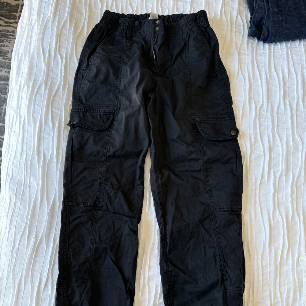 Garage women’s Dark Cargo Pants